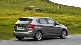 BMW 225i Active Tourer (2014) - widok z tyłu