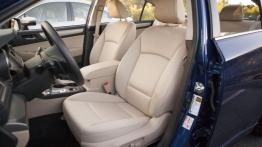 Subaru Legacy VI (2015) - fotel kierowcy, widok z przodu