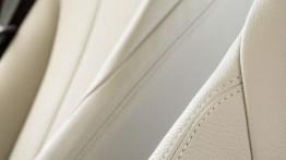 BMW 120d xDrive F20 Facelifting (2015) - fotel kierowcy, widok z przodu