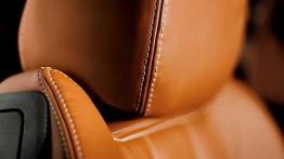 Range Rover Evoque - wersja 3-drzwiowa - zagłówek na fotelu pasażera, widok z przodu