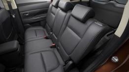 Mitsubishi Outlander III - tylna kanapa