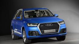Audi Q7 II (2015) - przód - reflektory włączone