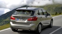 BMW 225i Active Tourer (2014) - widok z tyłu