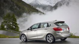 BMW 225i Active Tourer (2014) - widok z tyłu