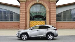 Lexus NX 300h (2014) - lewy bok