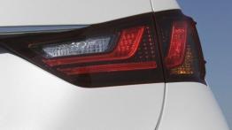 Lexus GS IV 450h F-Sport (2012) - prawy tylny reflektor - wyłączony