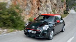 Mini John Cooper Works 2015 - widok z przodu