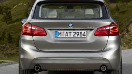 BMW 225i Active Tourer (2014) - widok z tyłu