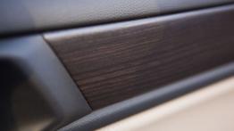 Subaru Legacy VI (2015) - drzwi pasażera od wewnątrz