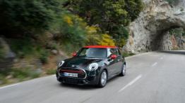 Mini John Cooper Works 2015 - widok z przodu
