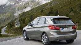 BMW 225i Active Tourer (2014) - widok z tyłu
