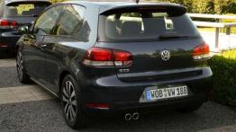 Z klekotem, ale szybko