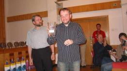 Dziennikarze – rajdowcy pod stadionem X-lecia