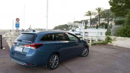 Wakacje z hybrydą - Toyota Auris