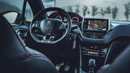 Peugeot 208 GTI - zabawa do rana