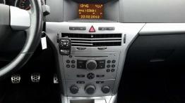 Opel Astra H - ubrana w codzienność
