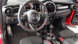 Mini John Cooper Works - fabryczny doping