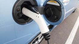 Zmusza do przemyśleń - Toyota Prius Plug-in Hybrid