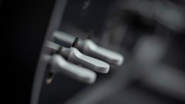 Tak wyglądałby samochód od Apple. Premiera elektrycznego Ferrari Luce dzieli fanów marki