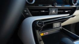 Lexus NX 450h+ E-FOUR Omotenashi nie pozwala sobie na słabości. W końcu znalazłem samochód dla siebie