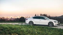 Skoda Superb Atelier - galeria redakcyjna - prawy bok