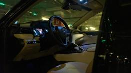 Toyota Camry 2.5 Hybrid Dynamic Force 218 KM- galeria redakcyjna - widok ogólny wnętrza z przodu