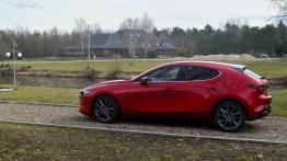 Mazda 3 2.0 Skyactiv-G 122 KM - galeria redakcyjna - lewy bok