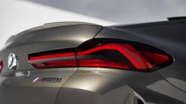 BMW X6 III (2019) - prawy tylny reflektor - w??czony