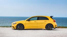 Mercedes-AMG A 35 4Matic - lewy bok