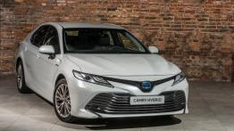 Toyota Camry Hybrid (2018) - widok z przodu