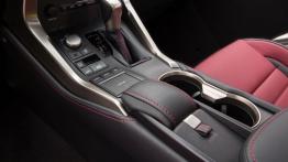 Lexus NX 200t F-Sport (2015) - wersja amerykańska - tunel środkowy między fotelami