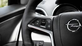 Opel Mokka 1.4 Turbo 140KM - galeria redakcyjna (2) - sterowanie w kierownicy