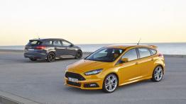 Ford Focus III ST Hatchback Facelifting 2.0 (2015) - lewy bok