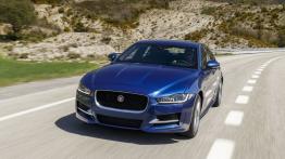 Jaguar XE 2.5t R-Sport Bluefire (2015) - widok z przodu