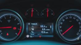 Opel Astra K 1.4 Turbo 150 KM - galeria redakcyjna - zestaw wskaźników