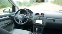 Volkswagen Cross Touran 2.0 TDI 177 KM - galeria redakcyjna - pełny panel przedni