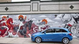 Mercedes klasy B Electric Drive (2014) - lewy bok
