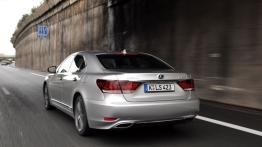 Lexus LS IV Facelifting - galeria redakcyjna - widok z tyłu