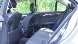Mercedes Klasa C W204 Sedan 220 CDI 170KM - galeria redakcyjna - widok ogólny wnętrza