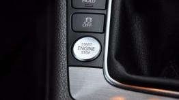 Volkswagen Passat B7 - galeria redakcyjna - przycisk do uruchamiania silnika