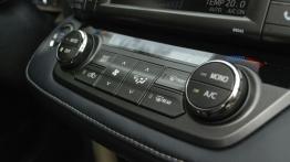 Toyota RAV4 IV - galeria redakcyjna - panel sterowania wentylacją i nawiewem