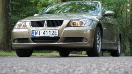 BMW Seria 3 E90 Sedan 318i - galeria redakcyjna - widok z przodu