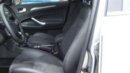 Ford Mondeo IV Kombi 2.0 TDCi 140KM - galeria redakcyjna - widok ogólny wnętrza z przodu