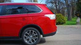 Mitsubishi Outlander III Facelifting - galeria redakcyjna - lewe tylne nadkole