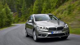 BMW 225i Active Tourer (2014) - widok z przodu