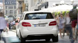 Mercedes klasy B Electric Drive (2014) - wersja europejska - widok z tyłu