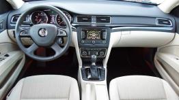 Skoda Superb II Kombi Facelifting 1.8 TSI 160KM - galeria redakcyjna - pełny panel przedni