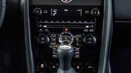Aston Martin V8 Vantage N430 (2014) - konsola środkowa