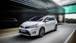 Toyota Verso Facelifting - widok z przodu