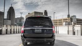 Chrysler Town and Country S - widok z tyłu